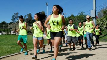 Todos estos estudiantes forman parte de Students Run LA, enfocada en entrenar a estudiantes para la maratón.