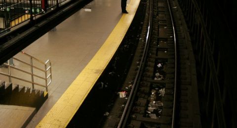 La víctima murió en los rieles debido a fuertes traumatismos.