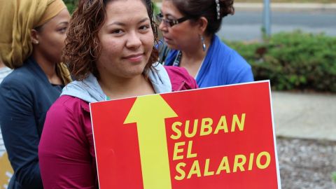 Activistas consideran que el actual salario de $8.75 por hora no alcanza para vivir dignamente.