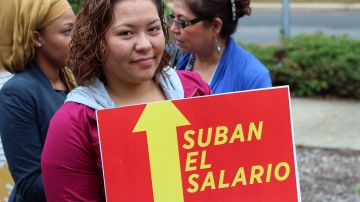 Activistas consideran que el actual salario de $8.75 por hora no alcanza para vivir dignamente.