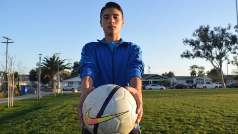 William Guzmán es el delantero estrella de Carson United.