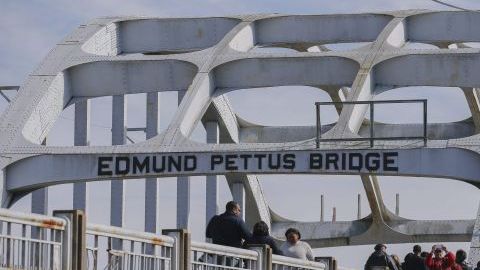 El puente Edmund Pettus,  escenario de la marcha por los derechos civiles en Selma, Alabama.