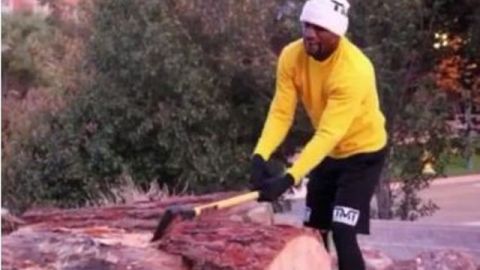 Floyd Mayweather entrenando al estilo de Rocky Balboa.