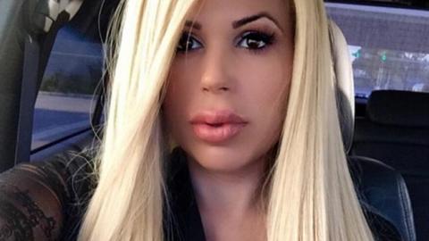 Nadie puede negarle un parecido razonable con Kim.