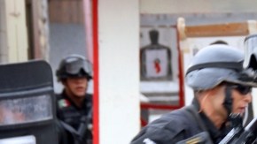 Simulacro de enfrentamiento y liberación de secuestrado durante un entrenamiento de la Fuerza Civil.