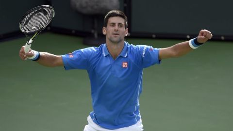 Djokovic celebra el triunfo en Indian Wells.