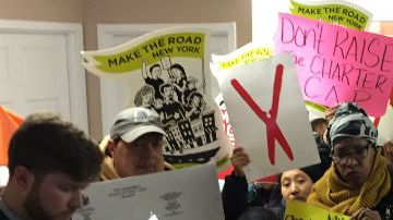 El asambleísta dice que apoya a las escuelas públicas.