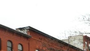 La autoridades colocaron en la zona afiches y fotos de los desaparecidos.