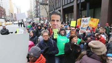 El Sindicato de Maestros, una federación de 1,200 gremios y 600,000 afiliados, se unió a la protesta contra el gobernador de NY.