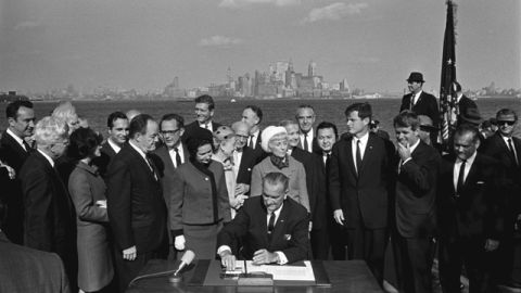 Immigration_Bill_Signing_-_A1421-33a_-_10-03-1965