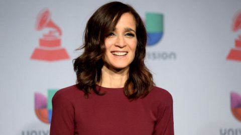 Julieta Venegas acepta ser feminista y tímida.