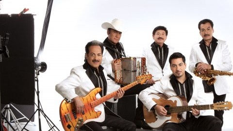 Los músicos pronunciarán algunas palabras, hará la cuenta regresiva y festejarán con un brindis.