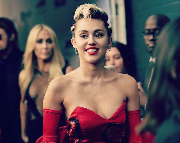 Miley Cyrus gusta de usar ropa sexy y hasta inusual en público, sin importar lo que otros piensen de ella.