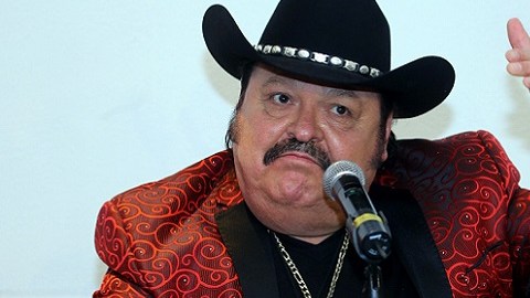 El cantante está ansioso por trabajar en alguna película así como con Paquita la del Barrio y hasta con Daddy Yankee.