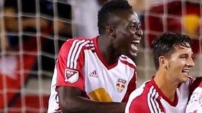 Jugadores de Red Bulls celebran una anotación.