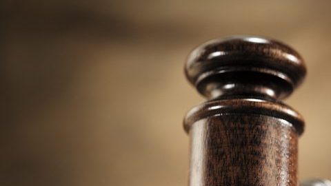 shutterstock_131760944 (mallete o gavel)