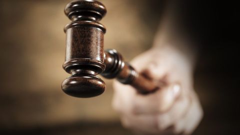 shutterstock_131760944 (mallete o gavel)