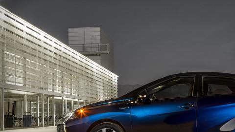 toyota mirai
