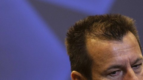 Dunga está enojado con sus jugadores por mezclar 'agua y aceite'.