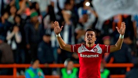 Fernando Uribe, agradeciendo la buena ventura.