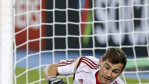 Iker Casillas durante un entrenamiento de la 'Furia Roja'.