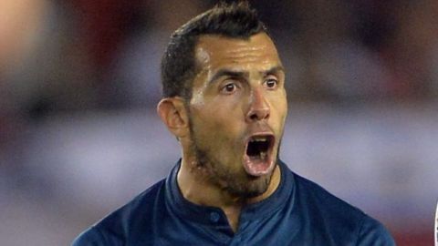 Tevez se salvó por un pelo de una gran suspensión.