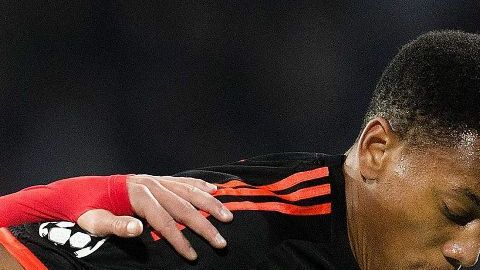 Martial responde con goles.