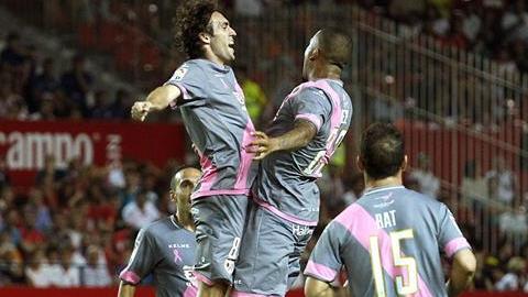 El festejo de Bebe para el Rayo Vallecano.