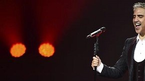 El cantante mexicano Alejandro Fernández en pleno concierto en el centro Mandalay Bay en Las Vegas anoche.