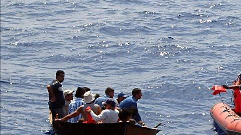 Un grupo de balseros cubanos en su intento por llegar a EEUU.