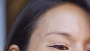 Los hombres responden con rapidez a mensajes acertados de invitación, mientras que las mujeres a aquellos relacionados con temas de alimentos.