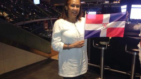 Ana Alicea, dominicana residente en El Bronx, llegó temprano para la misa.