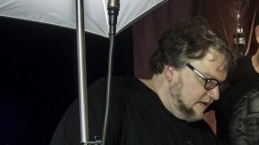 Guillermo del Toro y su laberinto del terror 'Crimson Peak: Maze of Madness', que debuta en Halloween Horror Nights, en California y Florida, este viernes.