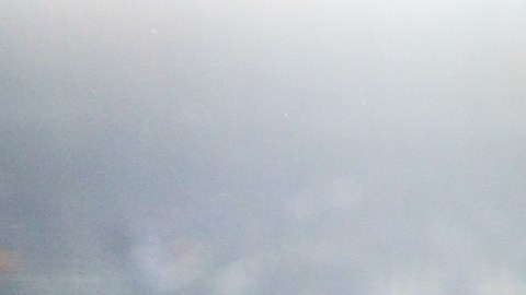 Víctor Cruz (der.), receptor de los Giants, saluda a Robert Griffin, quarterback de los Redskins, el pasado jueves en el MetLife Stadium.