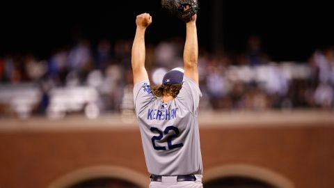 Clayton Kershaw fue un gigante el martes en San Francisco, con un partido de un hit y 13 ponches para meter a los Dodgers a la postemporada.