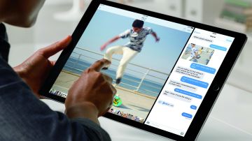 iPadPro_Lifestyle-SplitScreen-PRINT (2)