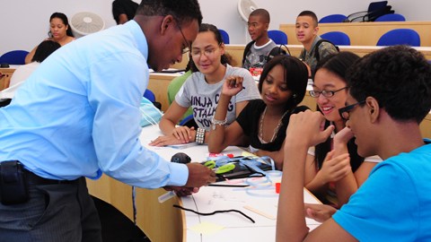 Este otoño, un grupo ambicioso de jóvenes está planeando un viaje que les puede ayudar a arrancar la carrera de sus sueños.