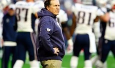 Bill Belichick y sus Patriots están una vez más bajo la mira de la NFL / Getty Images