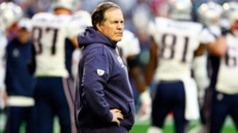 Bill Belichick y sus Patriots están una vez más bajo la mira de la NFL / Getty Images