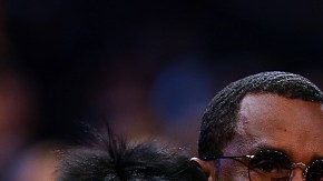 Puff Daddy es todo un empresario y por eso es el nuevo rapero mejor pagado en el mundo, destronando a Jay Z, en la derecha.