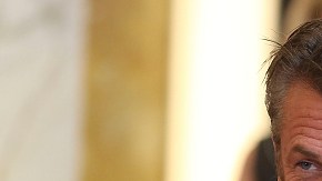 Cansado de ser acusado "sin fundamentos", Sean Penn se defiende de las palabras de Lee Daniels y quiere jugosa compensación.