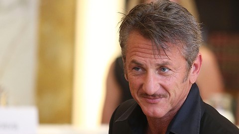 Cansado de ser acusado "sin fundamentos", Sean Penn se defiende de las palabras de Lee Daniels y quiere jugosa compensación.