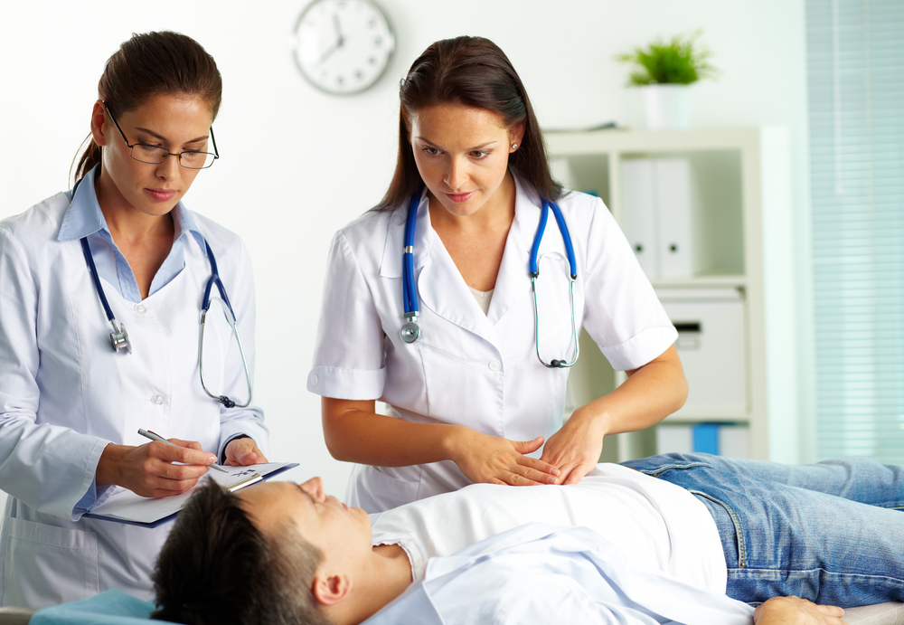 ¿Conviene que te revise un médico asistente?