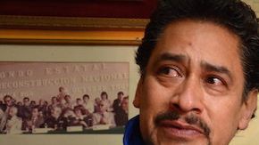 SUPERVIVIENTE Y SALVADOR LLORAN JUNTOS 30 AÑOS DESPUÉS DEL TERREMOTO DE 1985