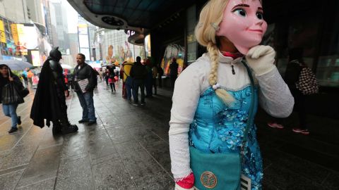 10-02-2015_01_TimesSquareMunecos