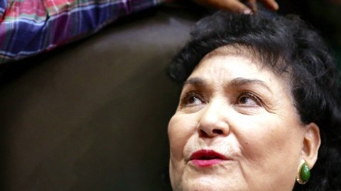 No obstante, la orden de arresto no procede, pues Salinas tiene fuero constitucional.