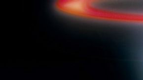 Así se vería un "duende" sobre un resplandor rojo, dos de los fenómenos de luz y color que pueden apreciarse ocasionalmente en la atmósfera.