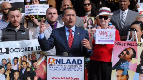 Guillermo Chacón, Presidente de la Comisión Latina sobre el SIDA, durante un evento del NLAAD.