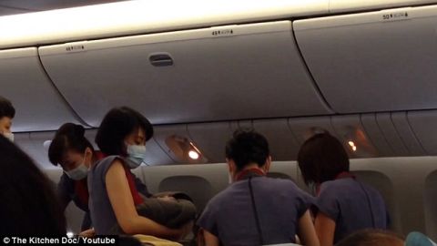 2D5DA6C900000578-3270382-The_baby_was_taken_to_a_hospital_in_Alaska_after_the_plane_lande-a-9_1444728118044