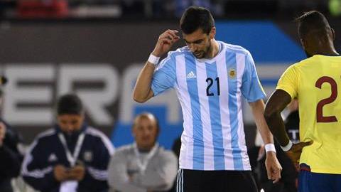 La lesión del 'Kun' Agüero en un partido para el olvido.